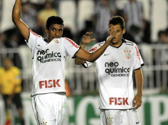 Les Corinthians en tête