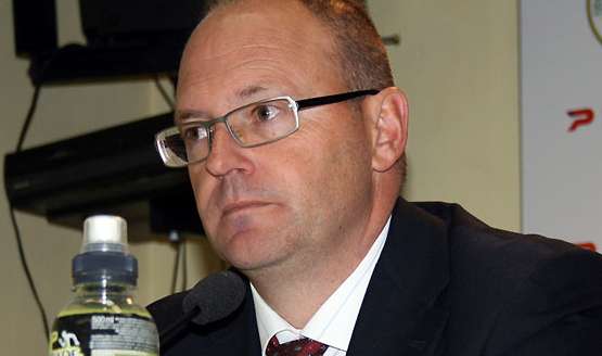 José Mel Pérez écrit un bouquin