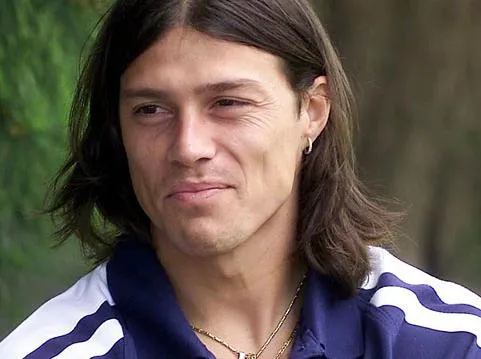 River conserve la tête