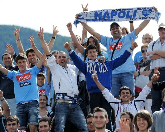 Deux supporters du Bayern blessés à Naples