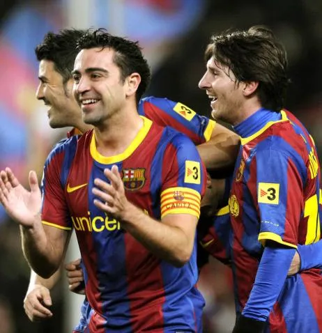 Villa flatte Messi et Xavi
