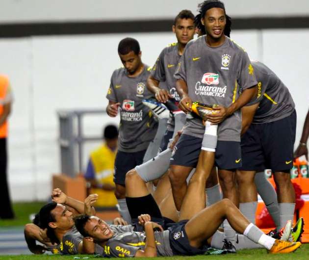 Photo : Ronaldinho, ce sadique…