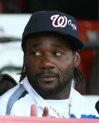 Chimbonda rebondit encore