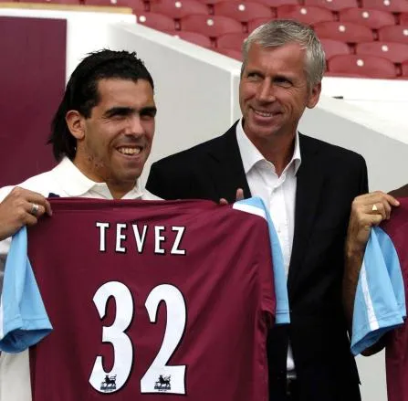 Alan Pardew soutient Tevez