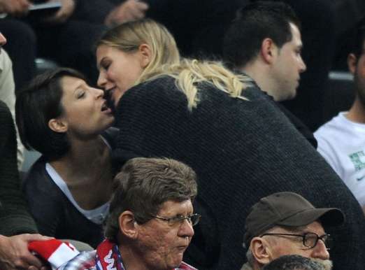 Photo : Mesdames Neuer et Schweinsteiger