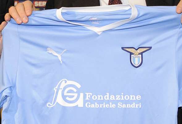 Photo : Gabriele sur le maillot Laziale