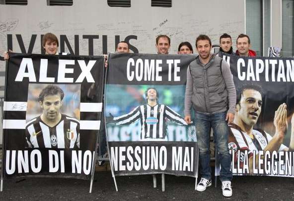 Photo : Del Piero fêté pour ses 37 ans