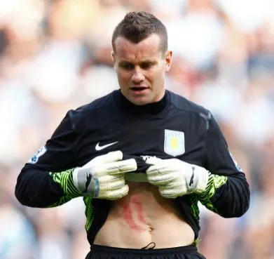 Aston Villa au garde à vous