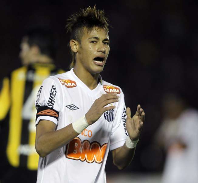 Neymar à Santos jusqu’en 2014