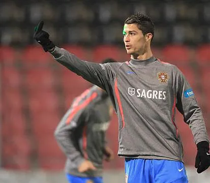 Photo: CR7 fait un doigt aux Bosniens