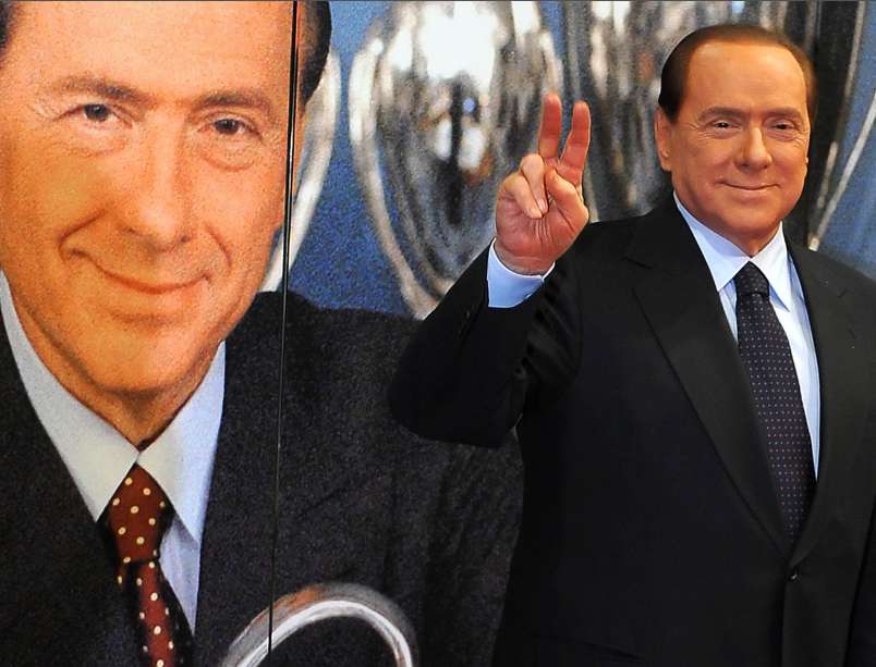 Le Cavaliere change de selle