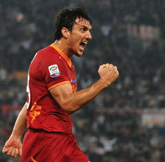 Rupture des ligaments pour Burdisso ?