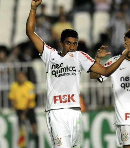 Le Milan AC pense à Paulinho