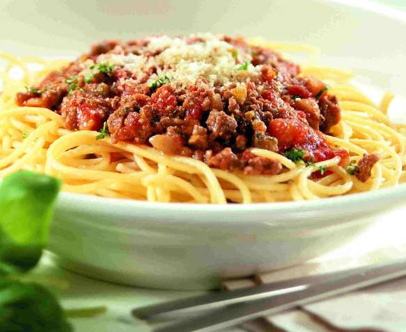 Milan bouffe des pâtes à 9h