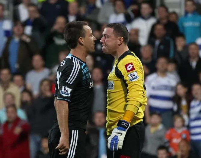 Injures racistes : Terry nie en bloc