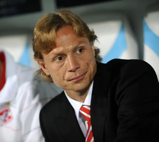 Valeri Karpin carjacké à Moscou