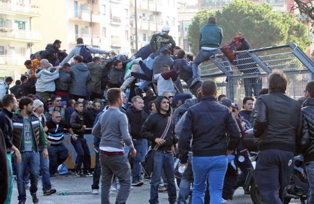 Photo : File d’attente au San Paolo