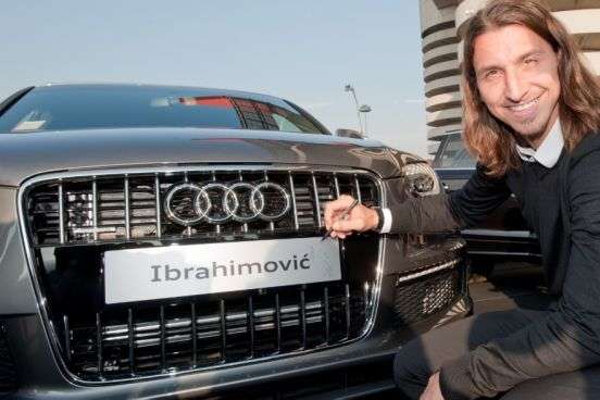 Photo : Ibra et sa caisse personnalisée