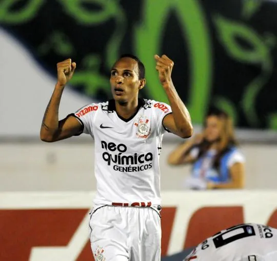 Les Corinthians passent en tête