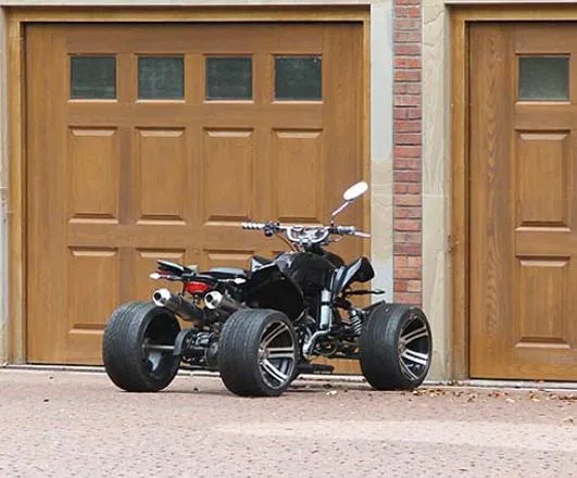 Photo: Balotelli a son quad