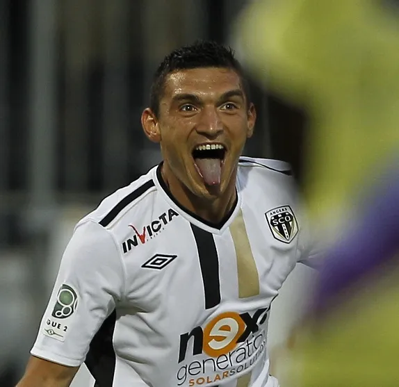 Keserü : «<span style="font-size:50%"> </span>Les filles de l’Est ont une beauté plus naturelle<span style="font-size:50%"> </span>»