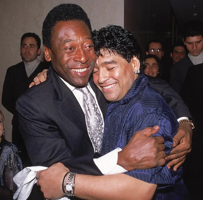 Diego Maradona se paye Pelé