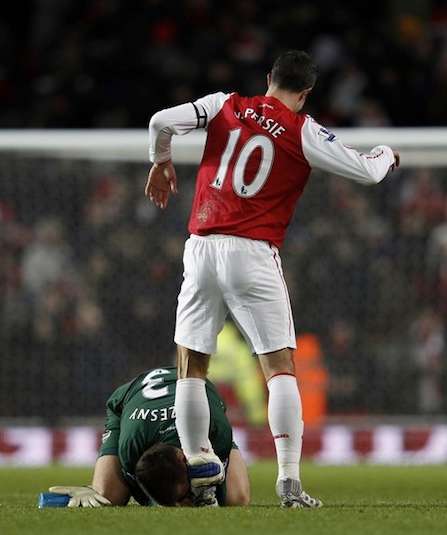 Photo : Szczesny remercie Van Persie