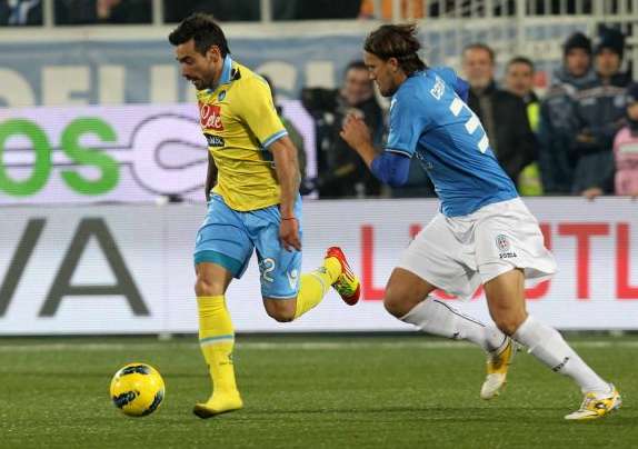 Photo : Lavezzi dribble sans chaussure