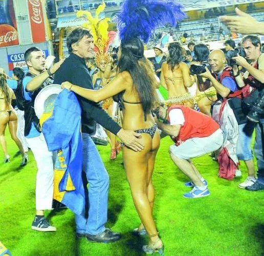 Boca : la main au cul de Falcioni