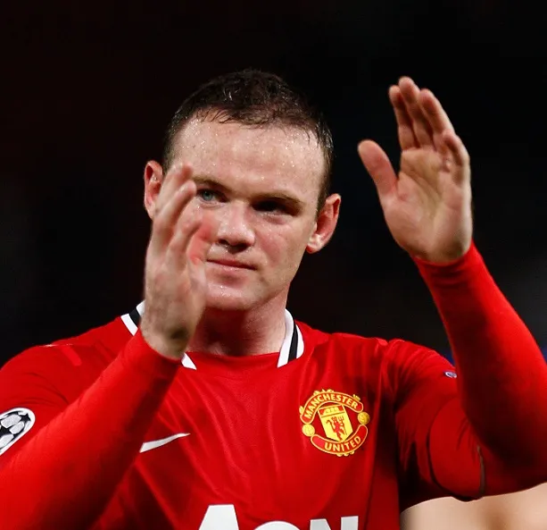 Rooney partout sauf latéral droit