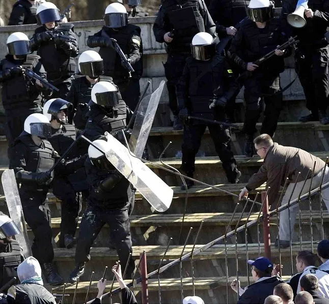 Ukraine : unité spéciale hooligans