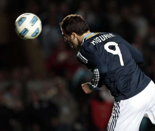 Amical : Argentine 4 – Uruguay 3