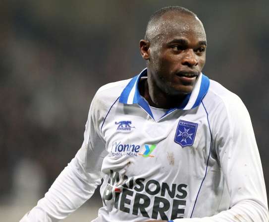 Auxerre : «Dégage la Ligue 2»