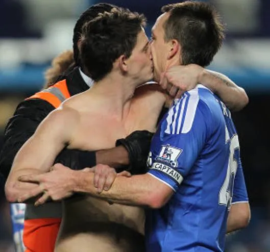 Photo : Terry et son fan gênant