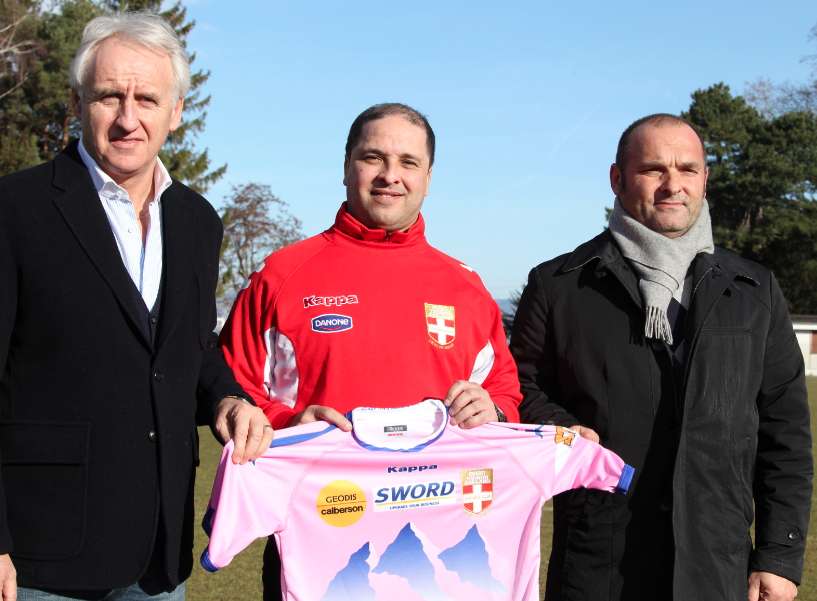 Photo : Correa présenté à Evian