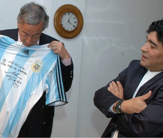 Maradona soutient sa présidente