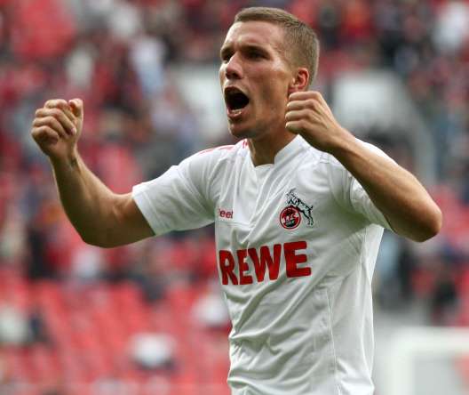 Un ministre derrière Podolski