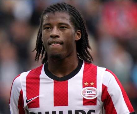 Le PSV se rapproche de l’AZ