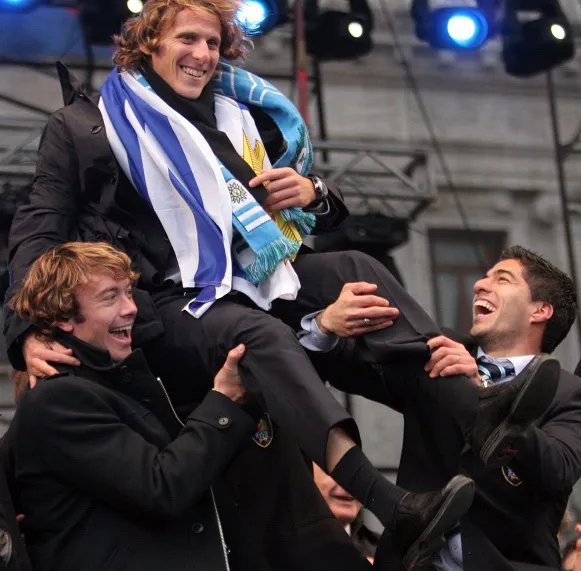 Lugano vole au secours de Suarez