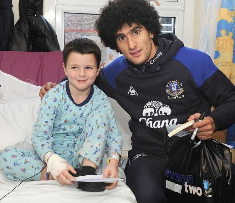 Photo : Fellaini à l&rsquo;hôpital