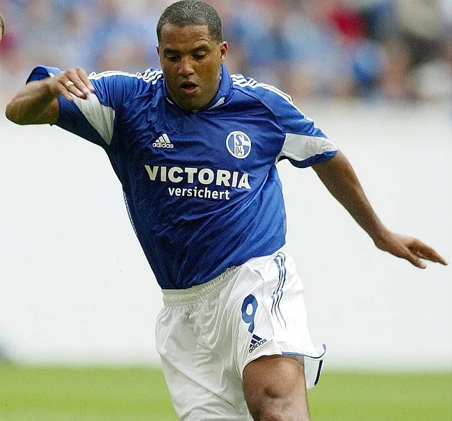 Ailton et la mannequin dénudée