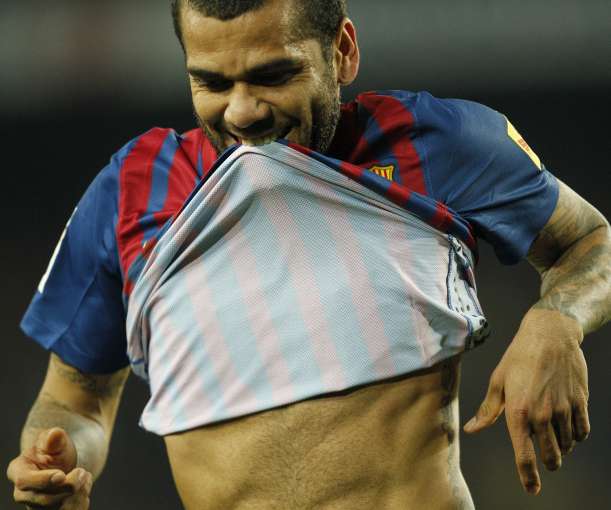 Dani Alves comparé à un âne