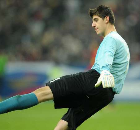 Courtois veut trois belges titulaires à Chelsea
