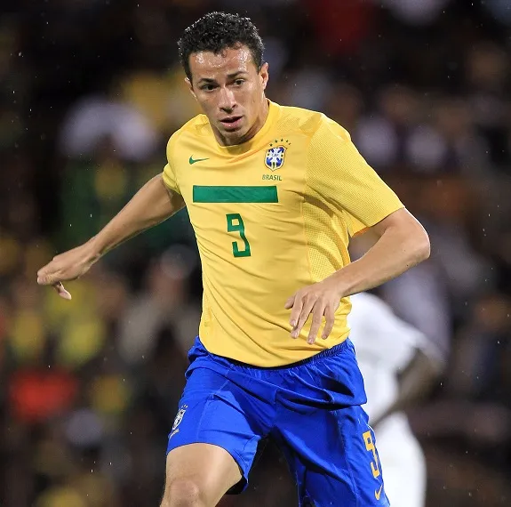 Mercato : Paris piste Damiao