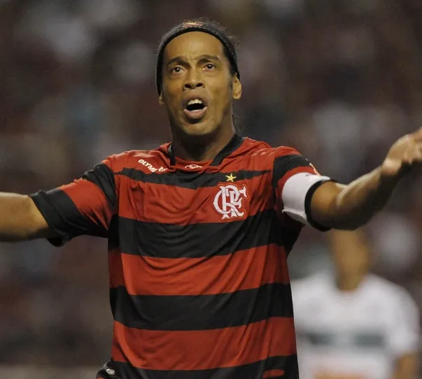 Ronaldinho menace de quitter Flamengo