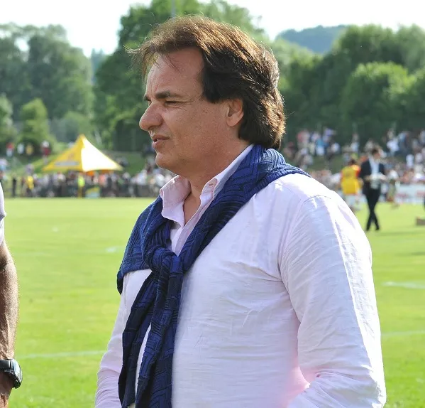 Constantin tance (encore) Platini