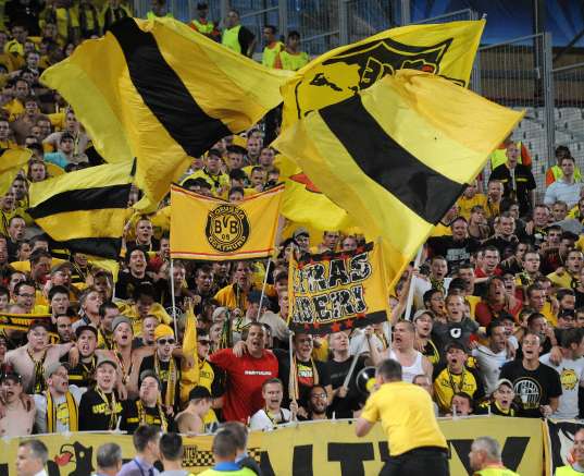 Les supporters de Dortmund en colère