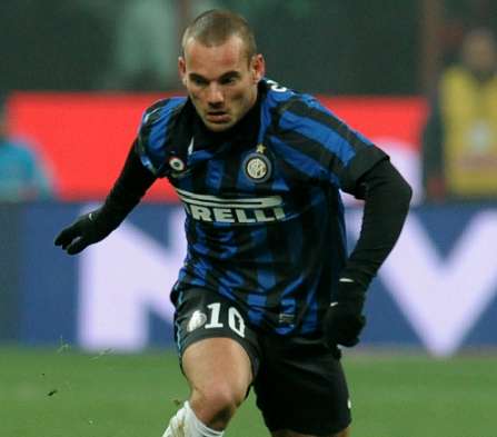 Sneijder sera sur le banc