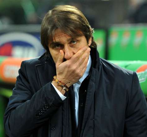 Conte critique les arbitres