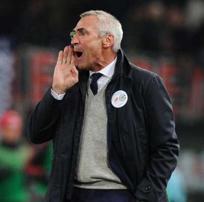 … Et Reja demande de l’indulgence